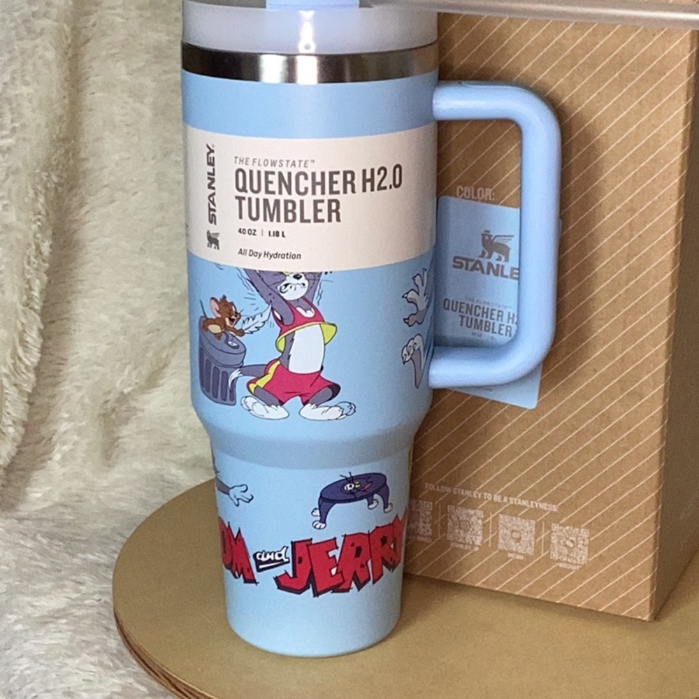 Stanley Quencher H2.0 Tumbler with Cartoon Design